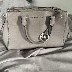Michael kors satchel - silver grey
